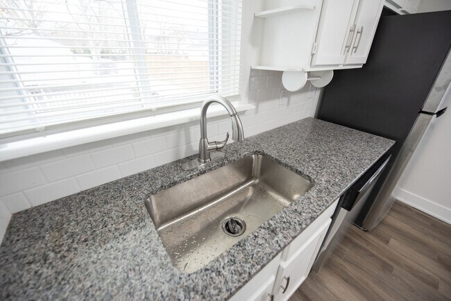 Building Photo - 1937 Washington Ave