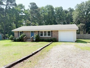 Building Photo - Tranquil 3 Bed 2 Bath Home in Raeford