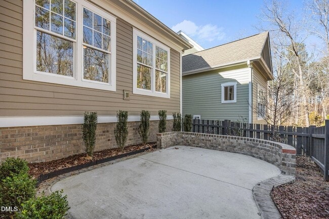 Building Photo - 916 Noisette Ct