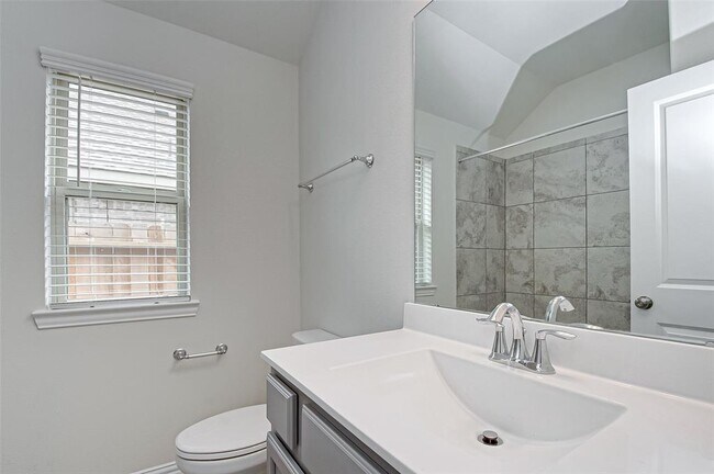 Building Photo - 1006 Warm Summer Dr