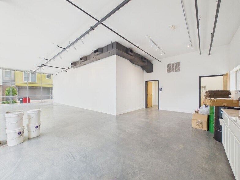 Building Photo - 209 Highland Park Ln