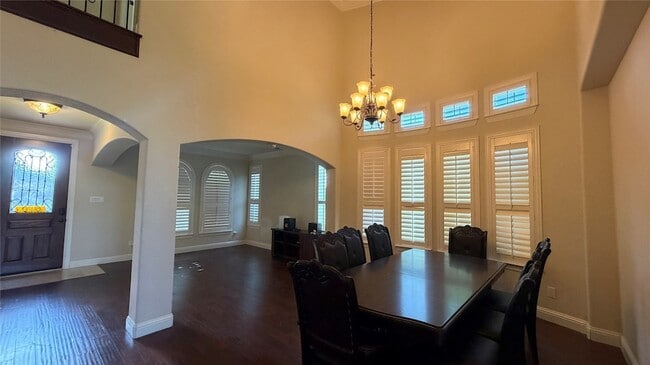 Building Photo - 6728 S Fork Dr