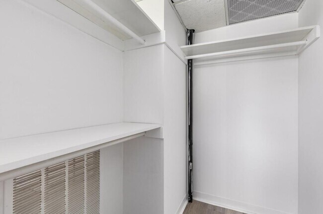 Building Photo - 2285 Peachtree Rd NE