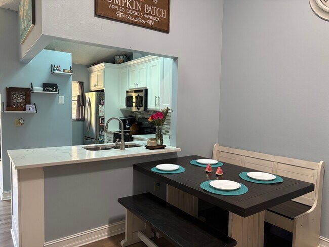 Building Photo - 746 N Jefferson Ave