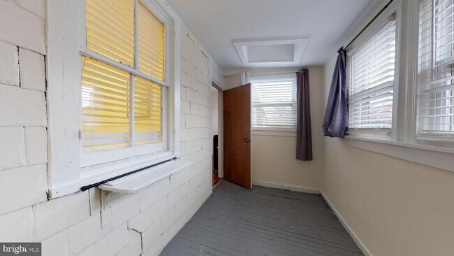 Building Photo - 728 Rock Creek Church Rd NW