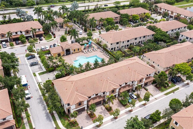 Building Photo - 9600 Town Parc Cir N