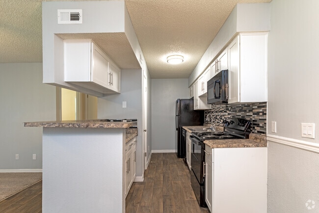 Interior Photo - Cimarron Lake Apartments
