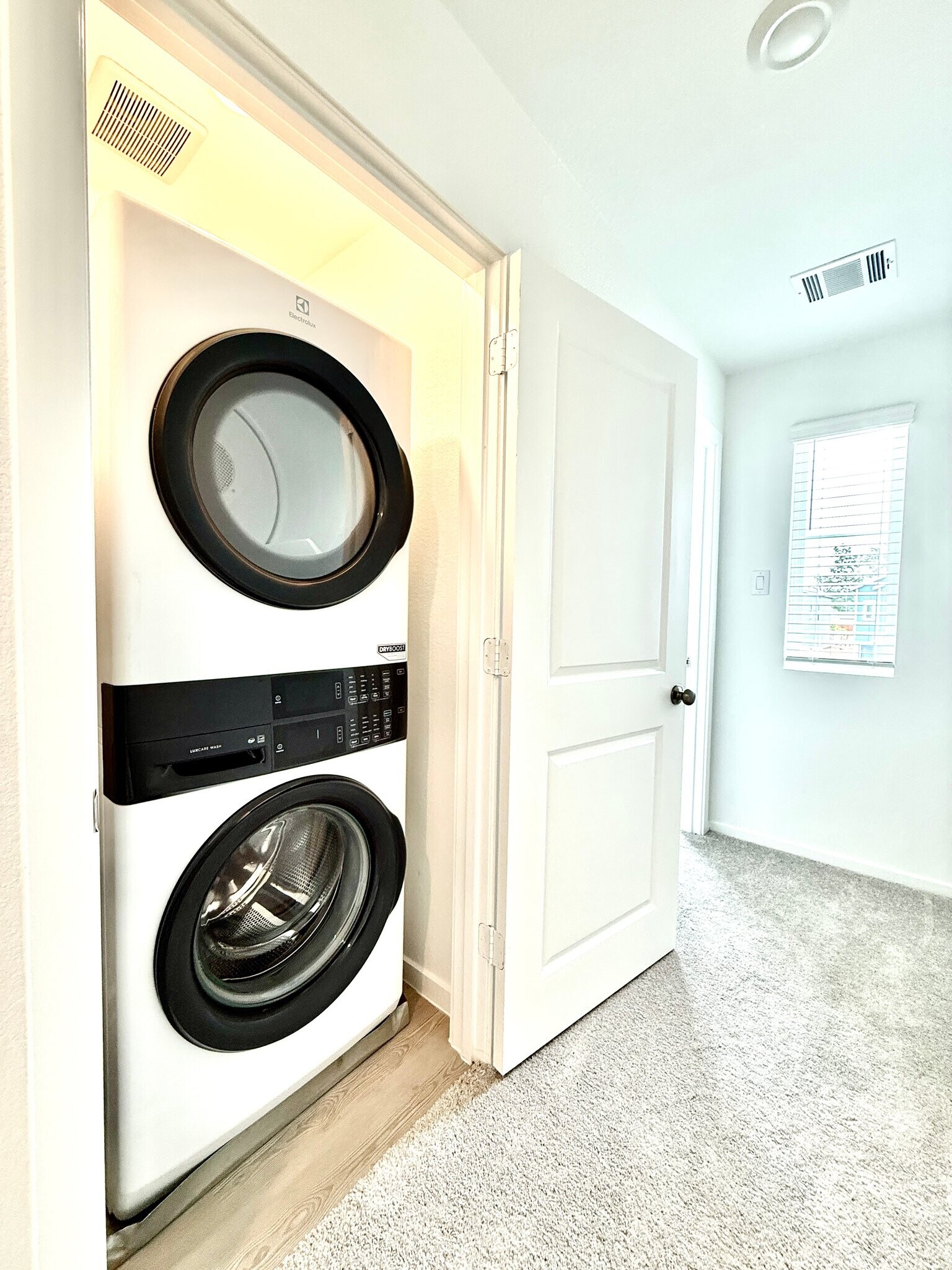 Building Photo - 934 Pertuso Ln