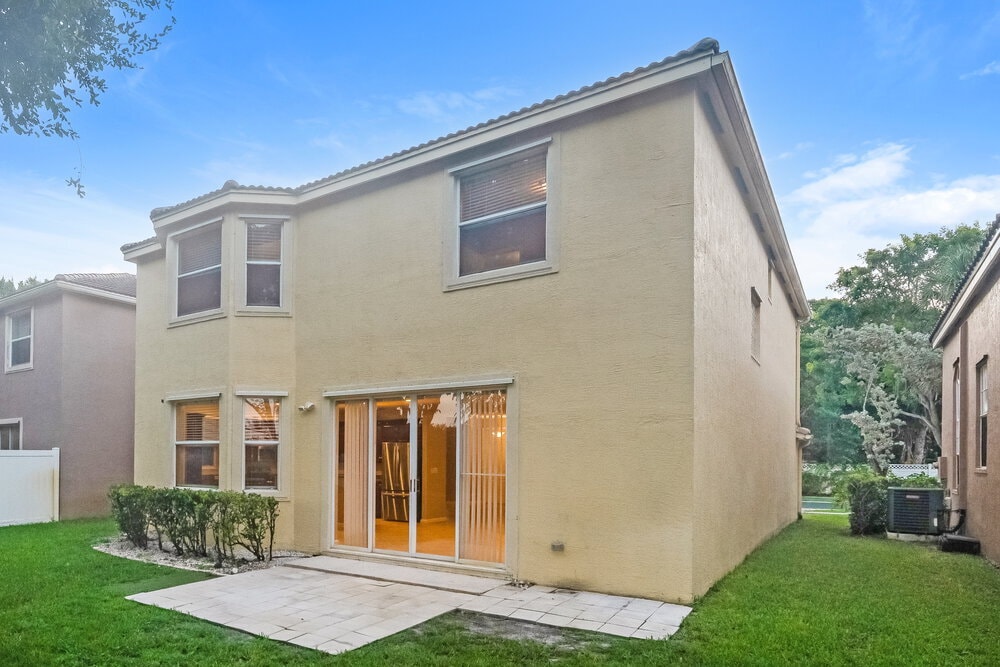 Building Photo - 1603 Briar Oak Dr
