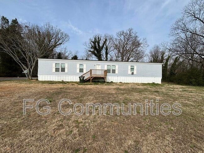 Building Photo - 1010 Old Church Rd