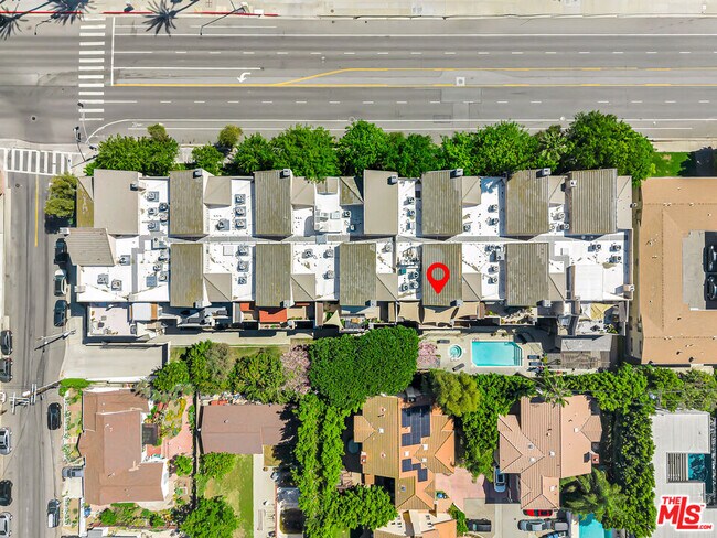 Building Photo - 4477 Woodman Ave