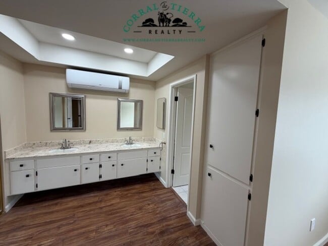 Building Photo - Peaceful 4BR/3BA Family Home in Desirable Washington Union Elementary School District