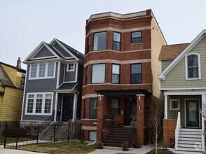 Building Photo - 4145 N Oakley Ave