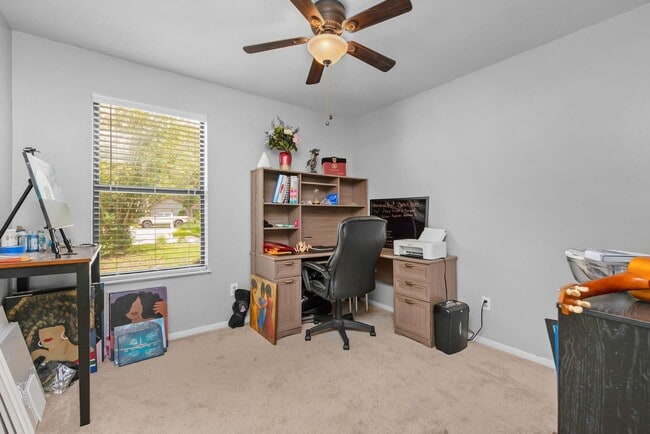 Building Photo - 326 Goldenrod Ct