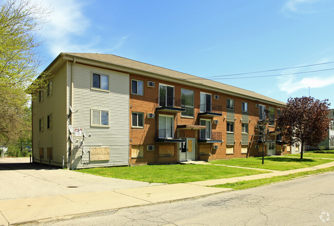 Denison Park - Brooklyner Bay Apartments