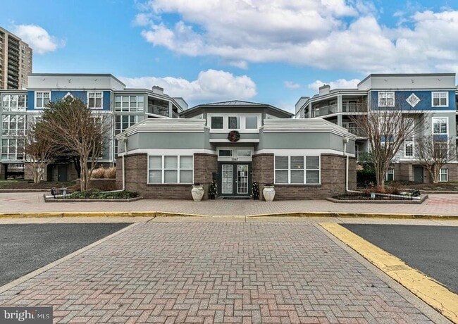 Building Photo - 5575 Seminary Rd