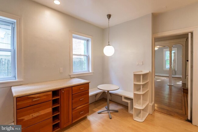 Building Photo - 1221 Marlborough St