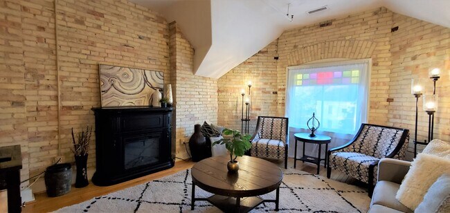 Building Photo - Off-Season Rental 1 Bedroom Condo Grand Tr...