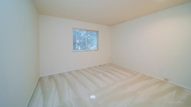 Building Photo - Amazing & spacious 4 bed plus office, 2.5 ...