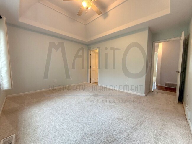 Building Photo - Spacious Eagle Ridge Home