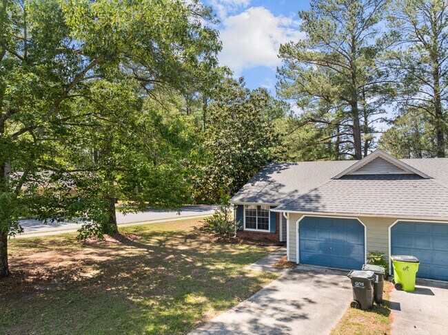 Building Photo - 1501 Fairfax Ln