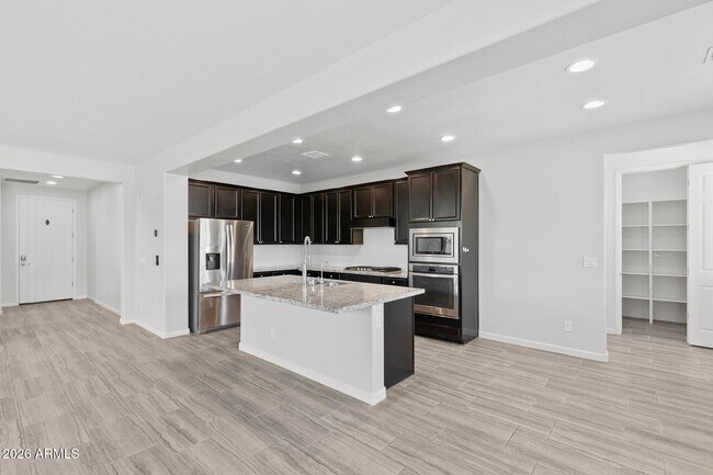 Building Photo - 130 N Bay Dr