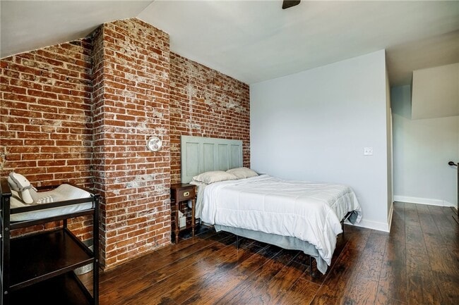 Building Photo - 276 46th St