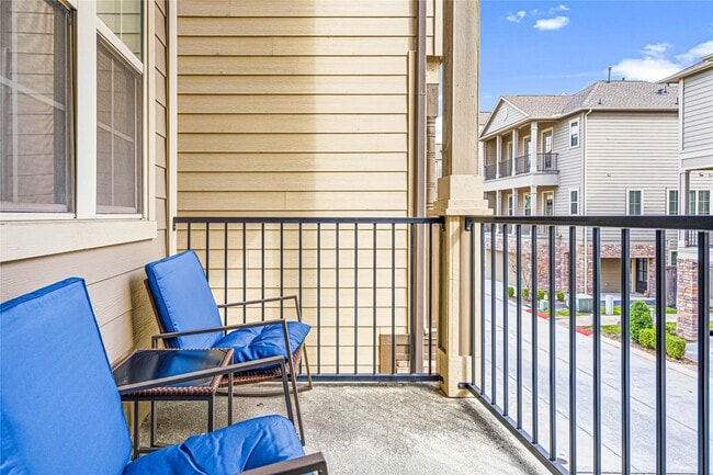 Building Photo - 1757 Sierra Crest Dr