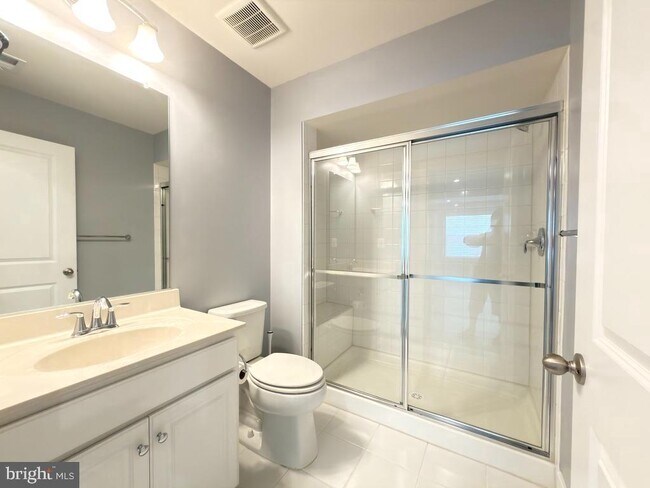 Building Photo - 2512 Buckthorn Dr