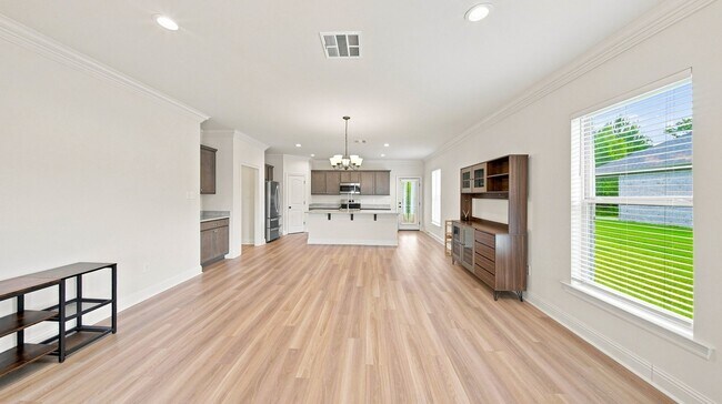 Building Photo - 7211 Kenilworth Crossing Ave