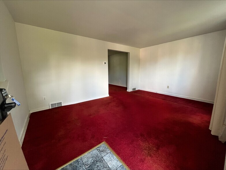Building Photo - 426 Hochberg Rd