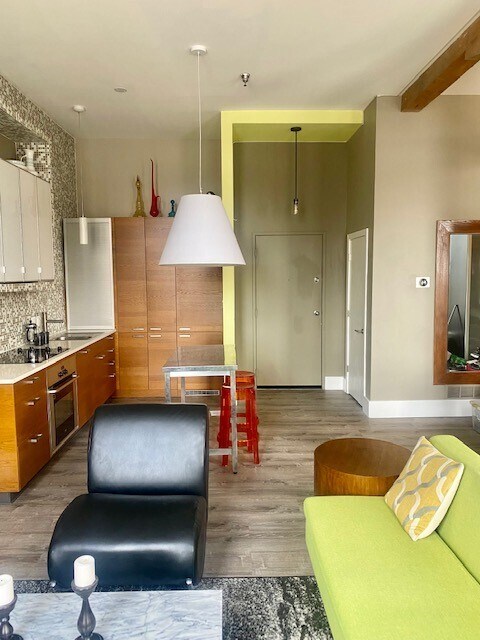 Kitchen area - 412 Delaware St