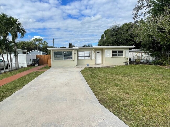 Building Photo - 5805 Moseley St