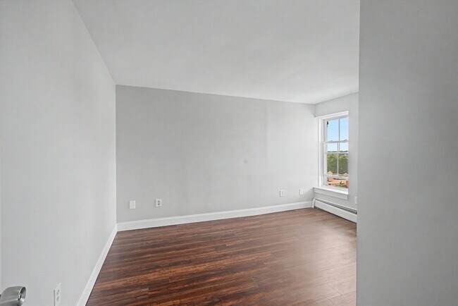 Building Photo - 174 High St