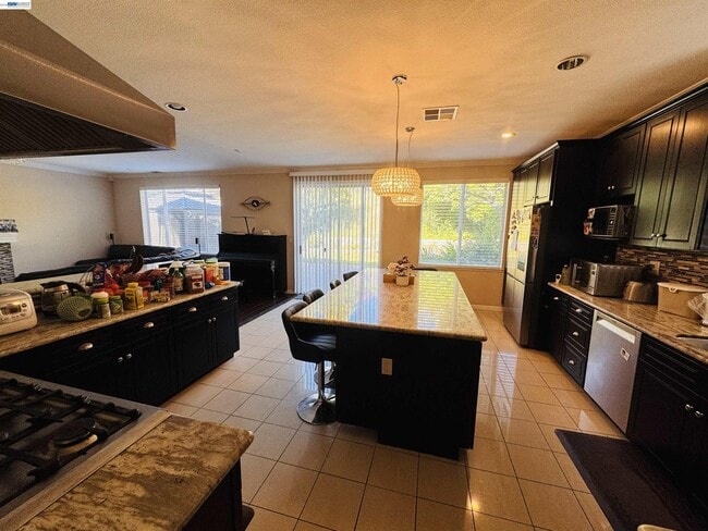 Building Photo - 25806 Clear Springs Ct