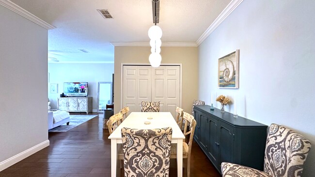 Building Photo - Gated Community, 3/2, Just Minutes to Beach!