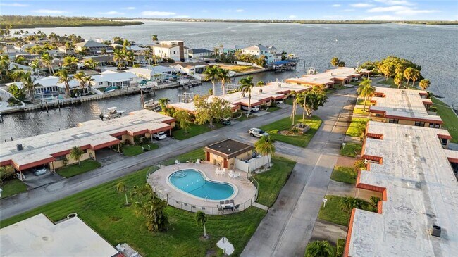 Building Photo - 3887 Catalina Dr