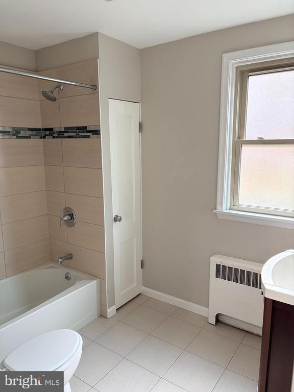 Building Photo - 1017 N York Rd