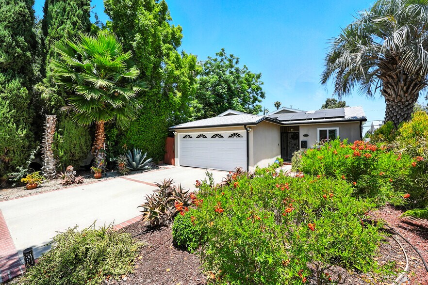 Building Photo - 22101 Buenaventura St