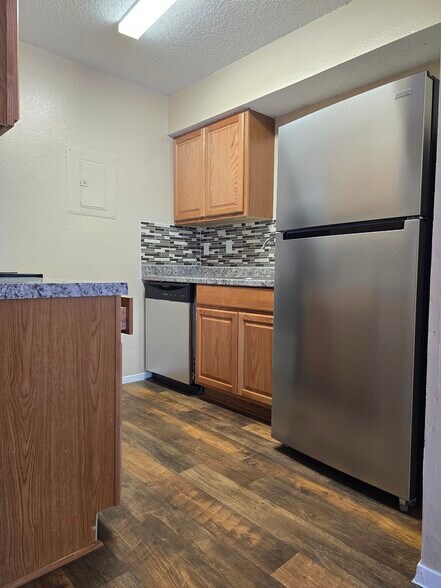 Building Photo - 3233 Bonnie Dr