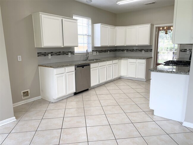 Building Photo - 4411 W Thunderwood Cir