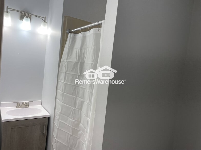 Building Photo - 684 Baker Rd