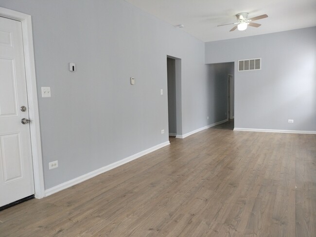 Building Photo - 5139 S Loomis Blvd