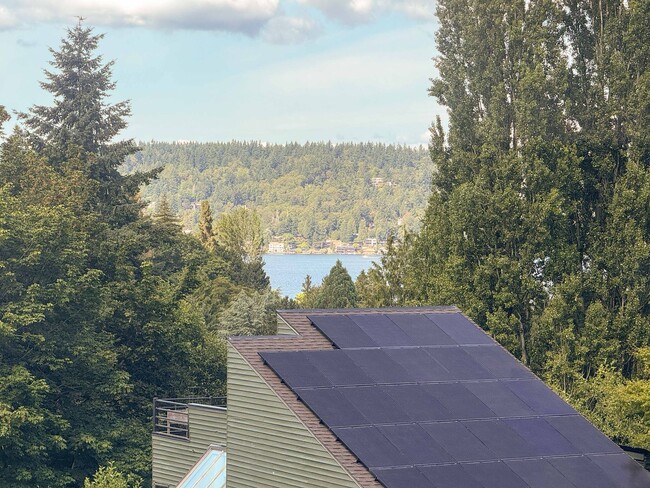 Building Photo - 4bd/3.25ba Seattle House