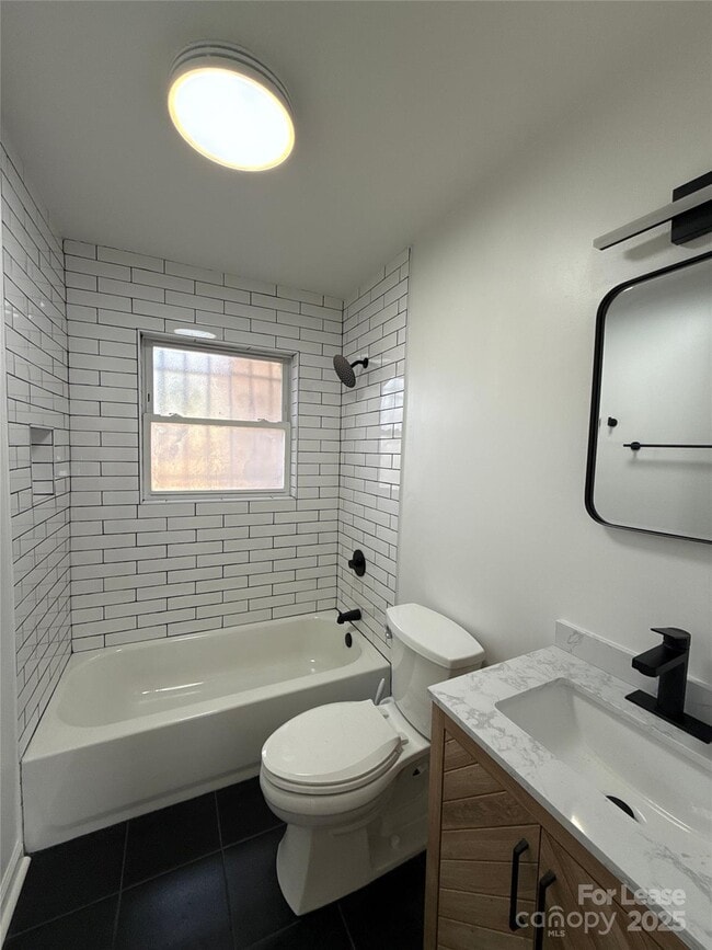 Building Photo - 1928 Russell Ave