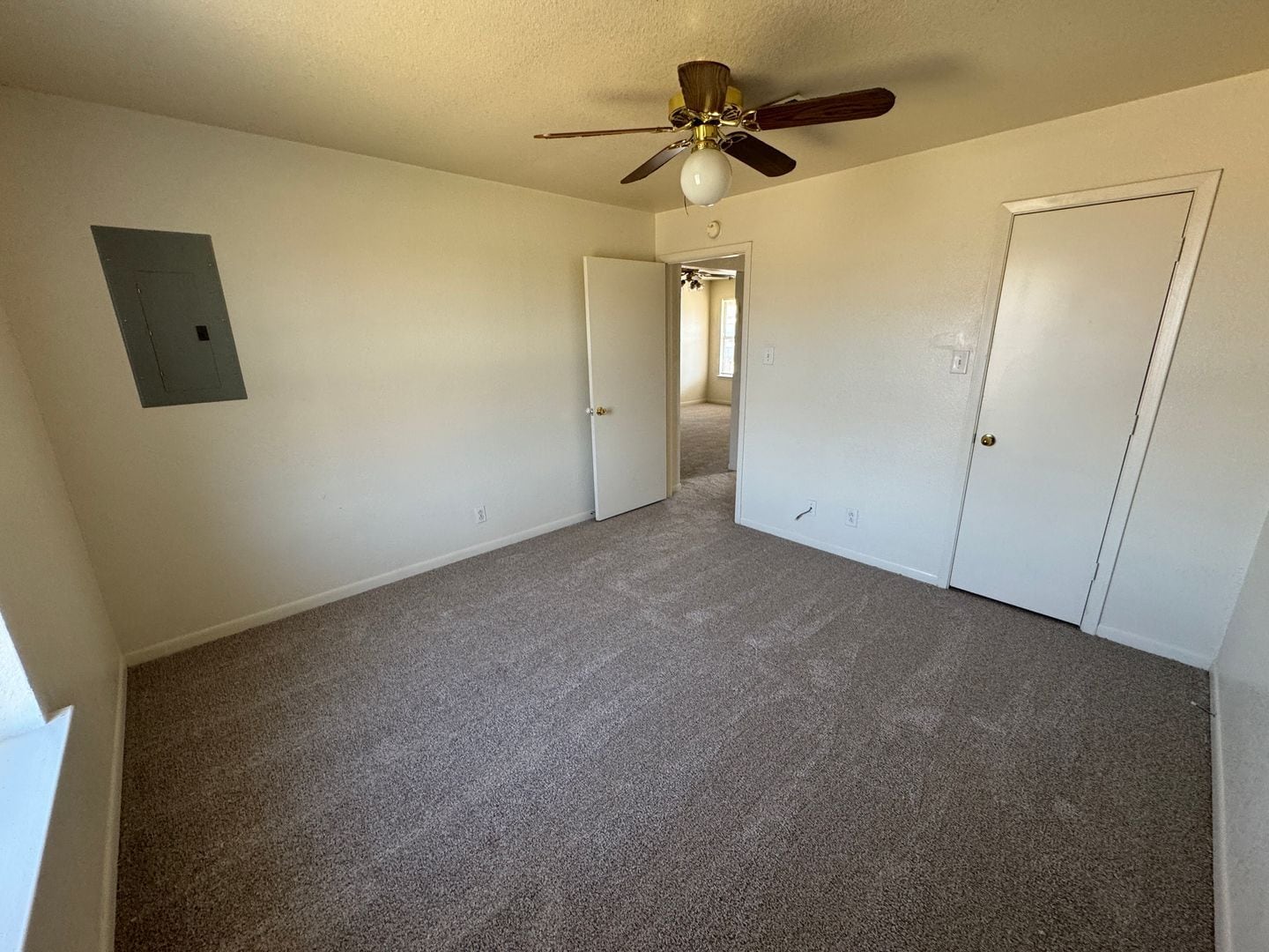 Building Photo - 1003 Circle M Dr