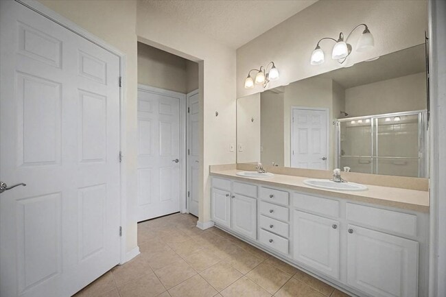 Building Photo - Peaceful Pond Views + Open Layout | 2BR + Office in Prime Location