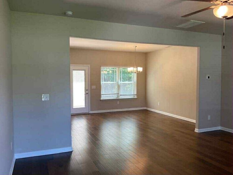 Building Photo - 510 Ruby Oaks Ln
