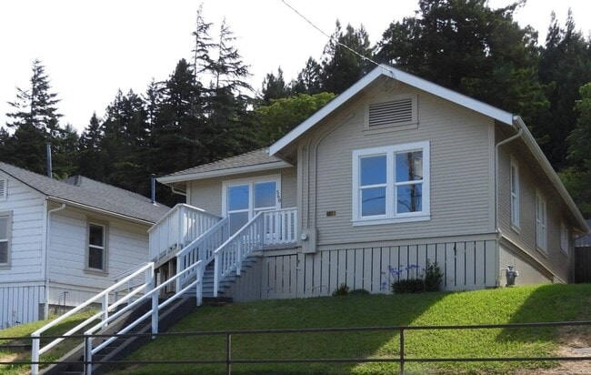 Building Photo - Single Family Home in Scotia!