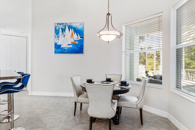 Building Photo - 3219 SW 7th Ln